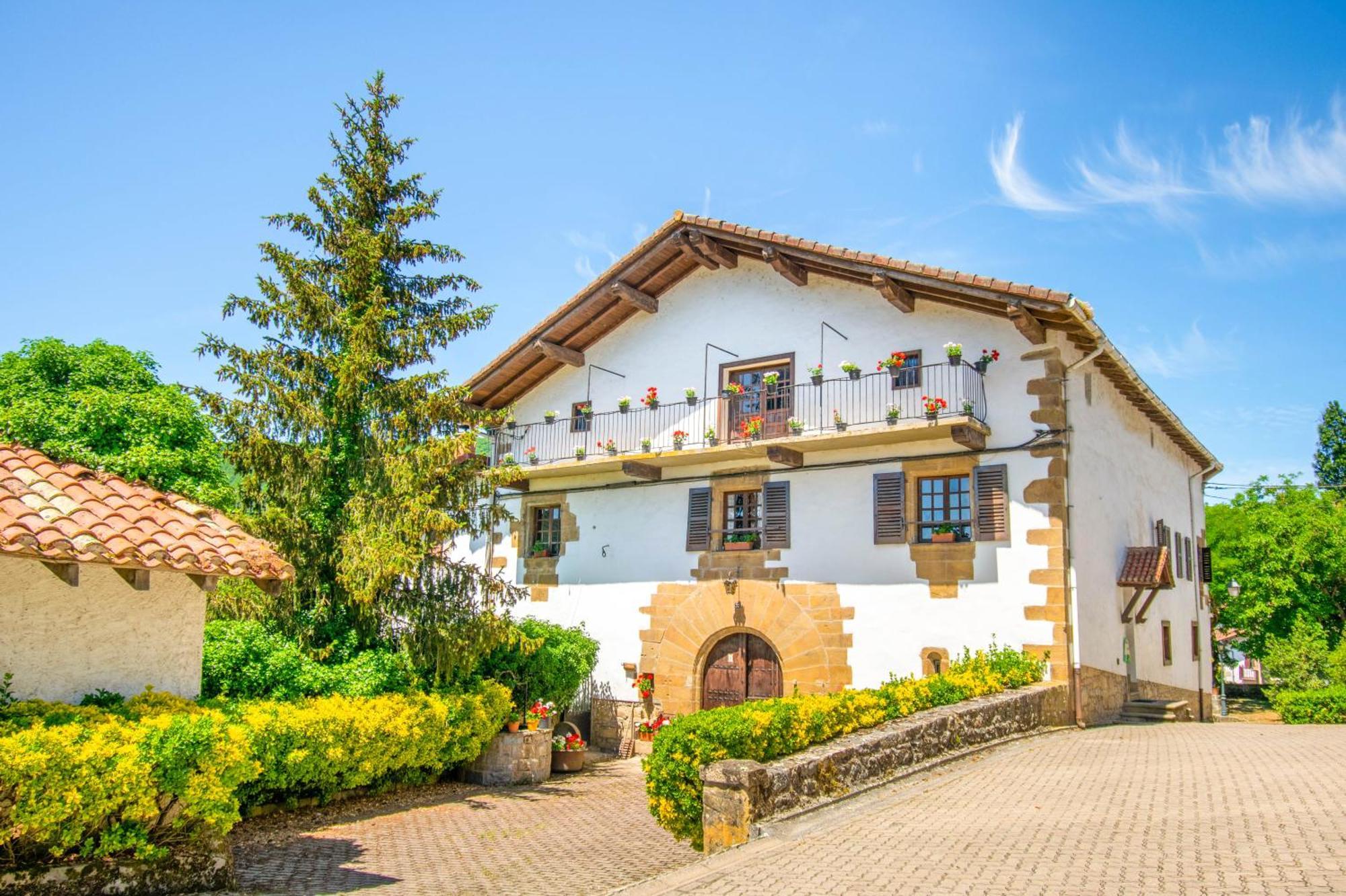 Casa Rural Arotzenia, Hogar Rustico En Pleno Valle De La Ulzama Lizaso Luaran gambar