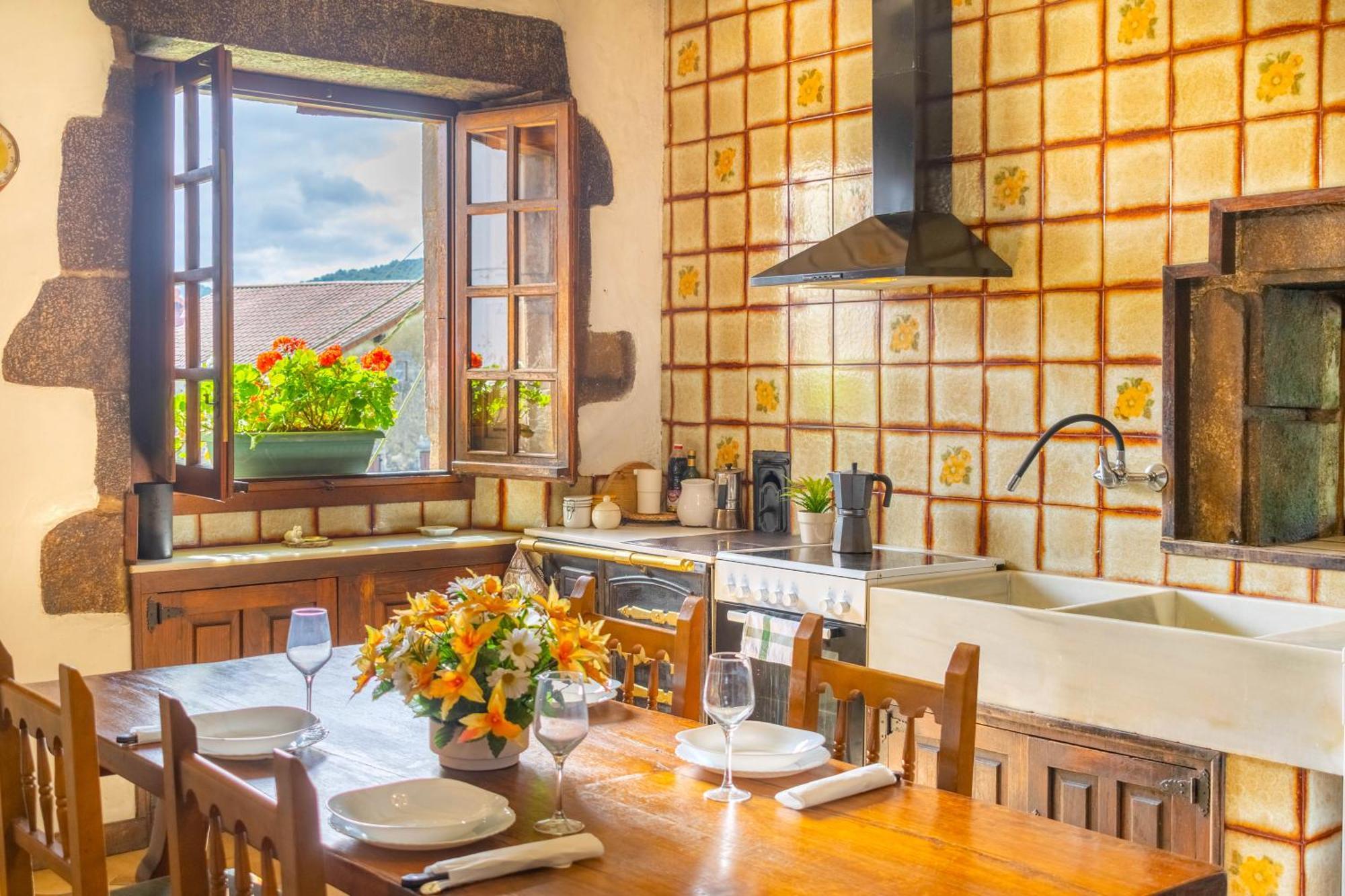 Casa Rural Arotzenia, Hogar Rustico En Pleno Valle De La Ulzama Lizaso Luaran gambar