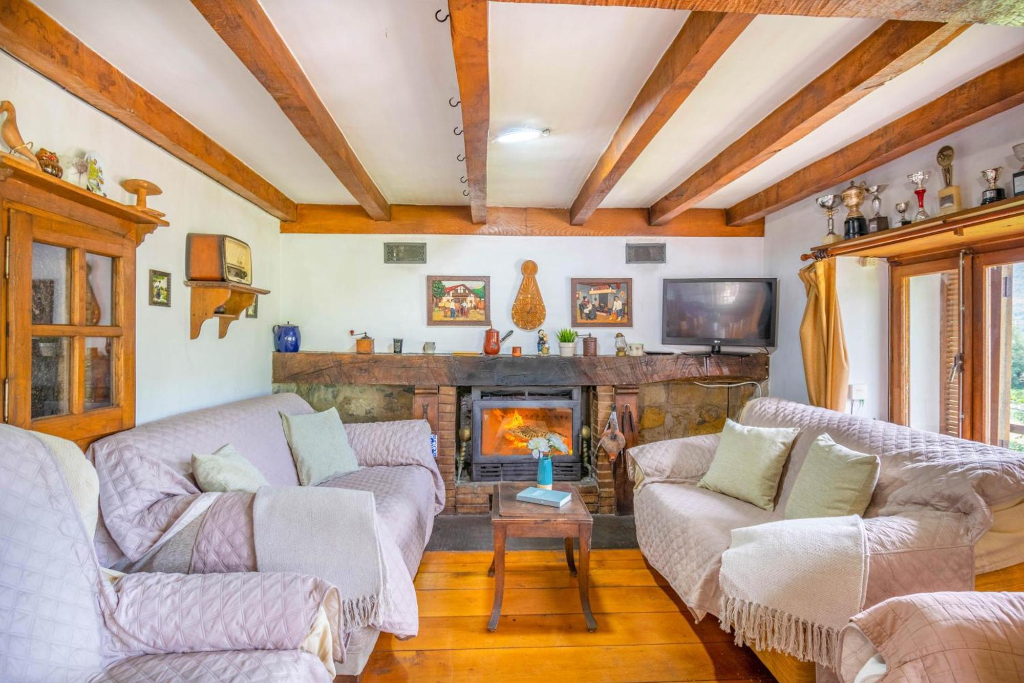 Casa Rural Arotzenia, Hogar Rustico En Pleno Valle De La Ulzama Lizaso Luaran gambar